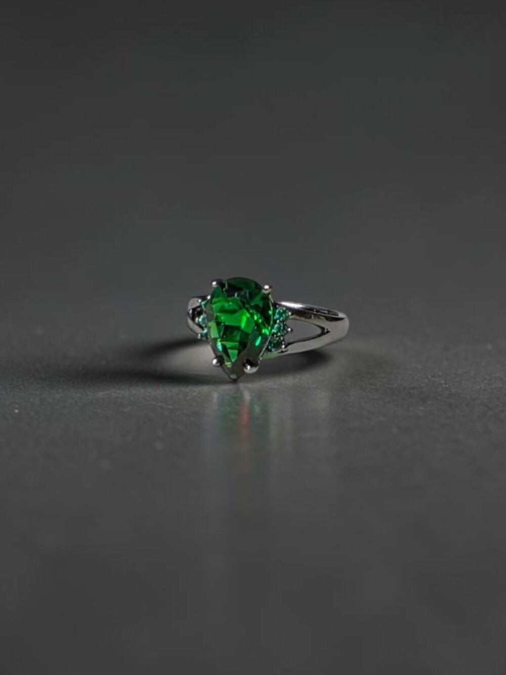 Sterling Silver Emerald Green Pear Cut CZ Ring on Gunmetal - Size 6.75